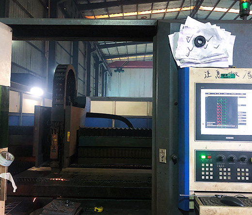 �����и�ӹ�